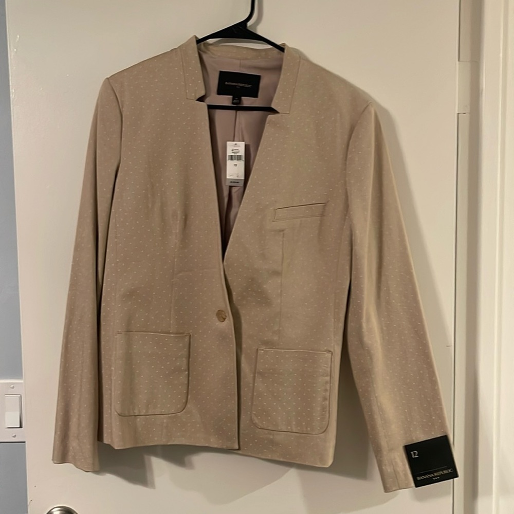 New  blaizer banana republic with tags size 12 tan white polkadots